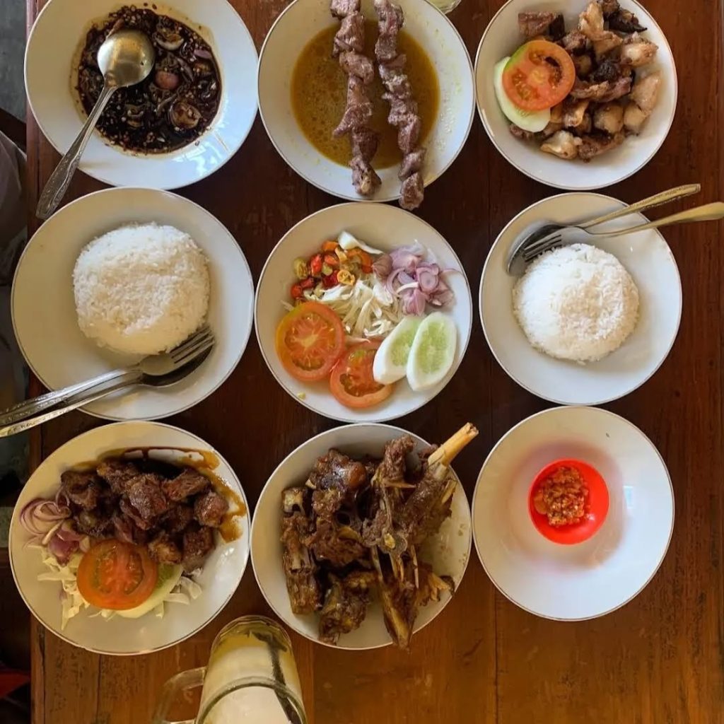 Tampilan menu makan sate klathak dan tengkleng, sumber: instagram