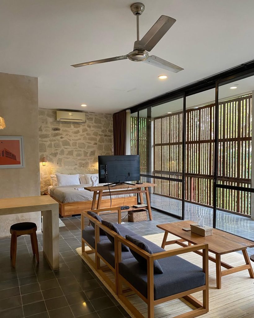 Suasana interior salah satu bangunan di kawasan Villa Sunset Jogja, sumber: instagram