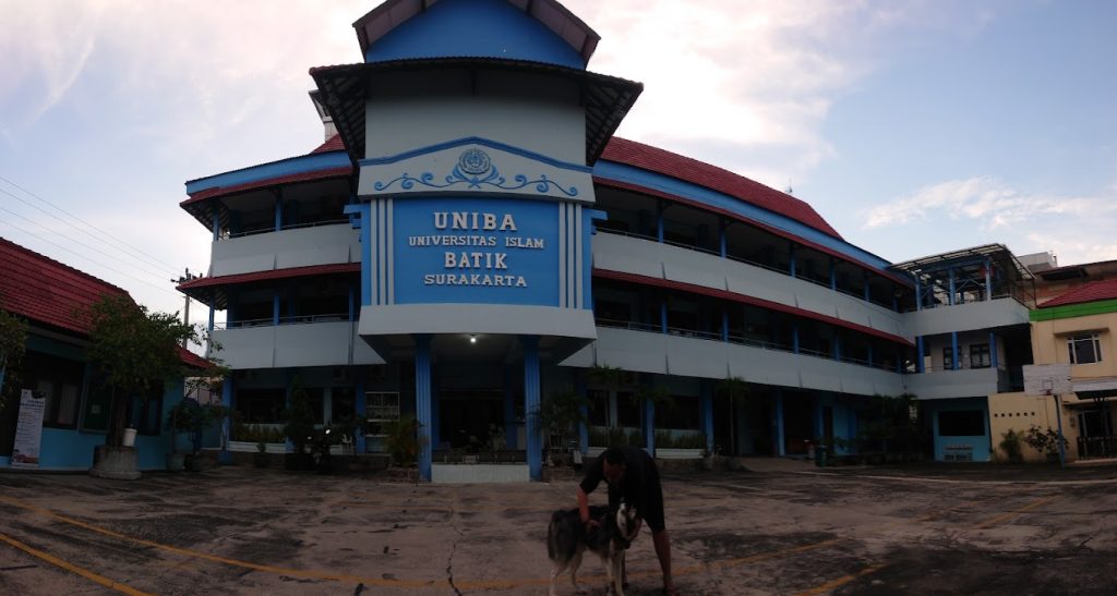 Ilustrasi gedung kampus Universitas Islam Batik (UNIBA) Solo tampak dari depan, sumber: gmaps