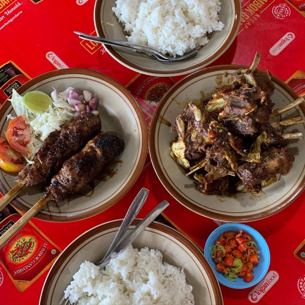 Ilustrasi sate buntel mbok galak kuliner khas Solo yang nikmat, sumber: instagram @fujimakanapa