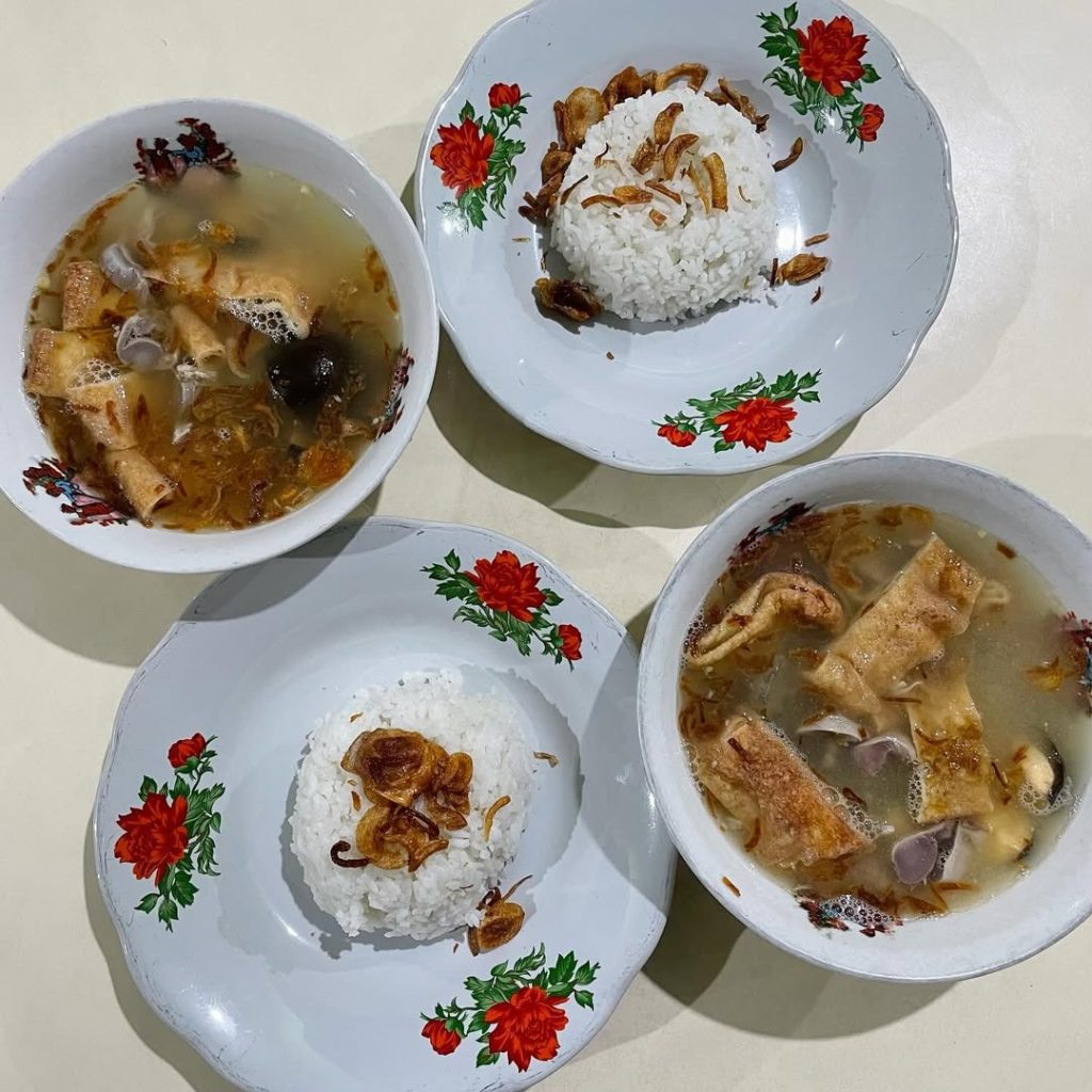 Ilustrasi makakan timlo san soto kuliner khas Solo yang seger, sumber: instagram @selebrasirasa