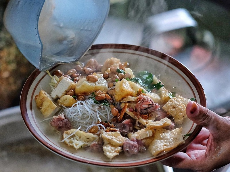 Ilustrasi bakmi toprak salah satu kuliner Solo, sumber: okezone.com