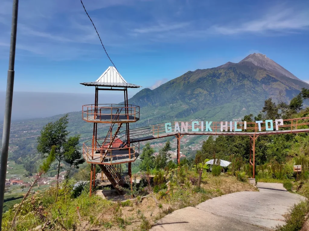 Salah satu spot di Bukit Gancik yang memiliki view indah, sumber: gmaps