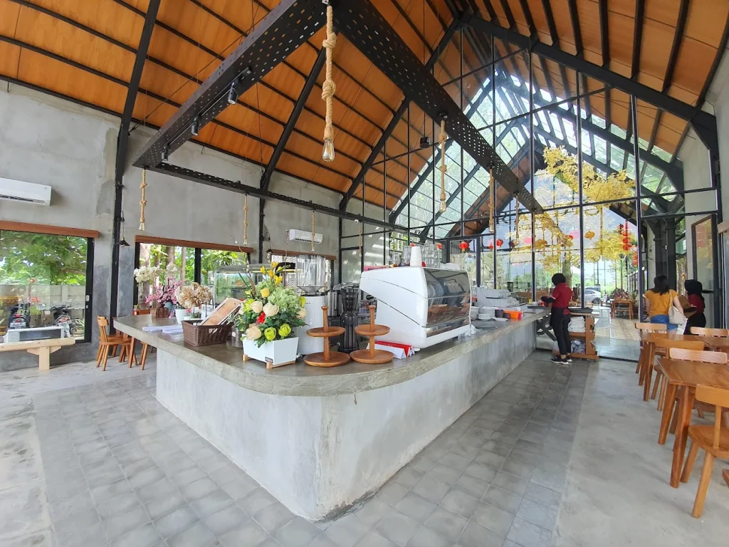 Interior Grandis Barn yang minimalis modern banget, sumber: gmaps