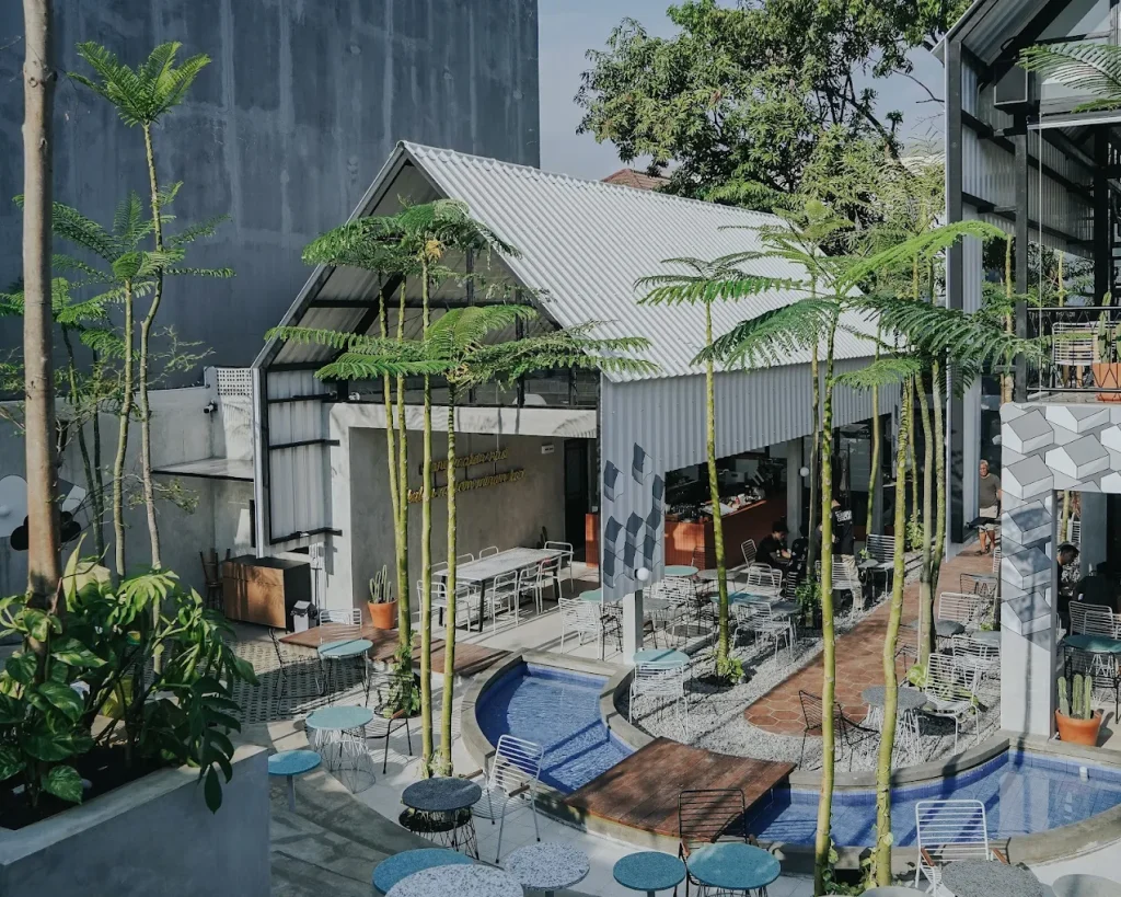 Suasana Kopi Nako Solo yang cozy buat kumpul, sumber: gmaps