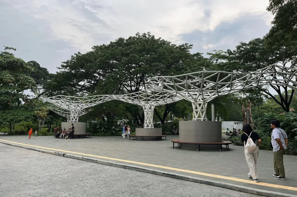 Salah satu spot Taman Balekambang yang memiliki arsitektur unik, sumber: gmaps