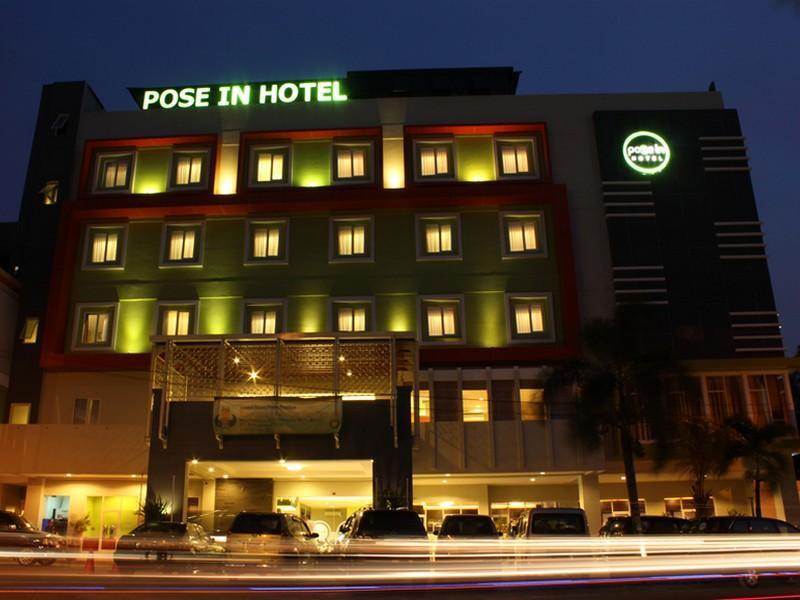 Pose In Hotel hanya berjarak sekitar 200 meter atau cukup ditempuh dalam dua menit berjalan kaki.