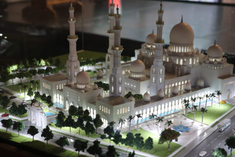 Masjid Raya Sheikh Zayed Solo