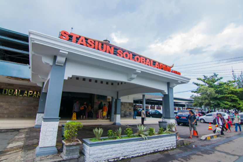 Suasana stasiun Solo Balapan, sumber: gmaps