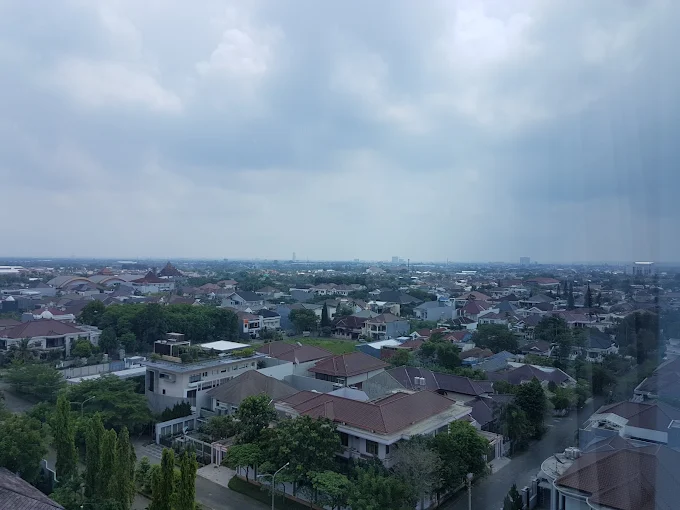 Pemandangan dari dalam kamar yang ada di grand soba hotel, salah satu hotel di solo baru murah