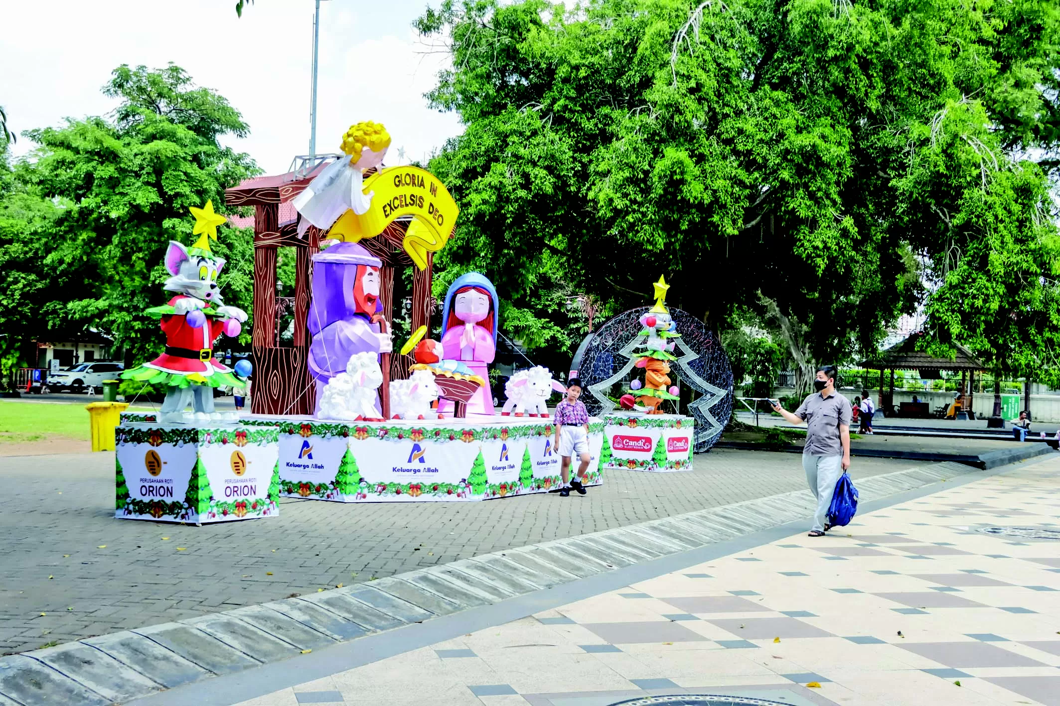 parade natalsebagai salah satu event akhir tahun di solo 