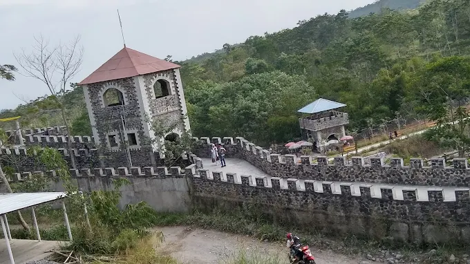 The lost word castle, destinasi wisata keluarga di kota jogja dengan arsitektur menyerupai kastil