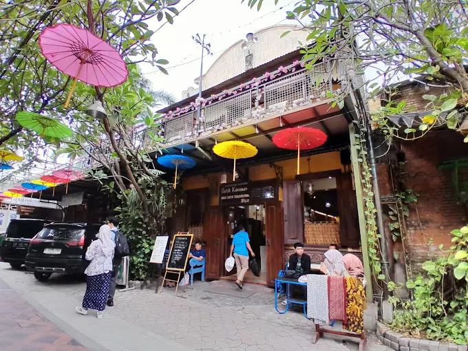 suasana di kampung batik kauman solo