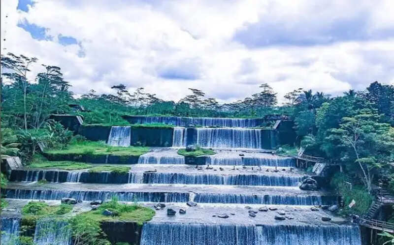 Grojogan Watu Purbo, air terjun bertingkat di kaki Gunung Merapi