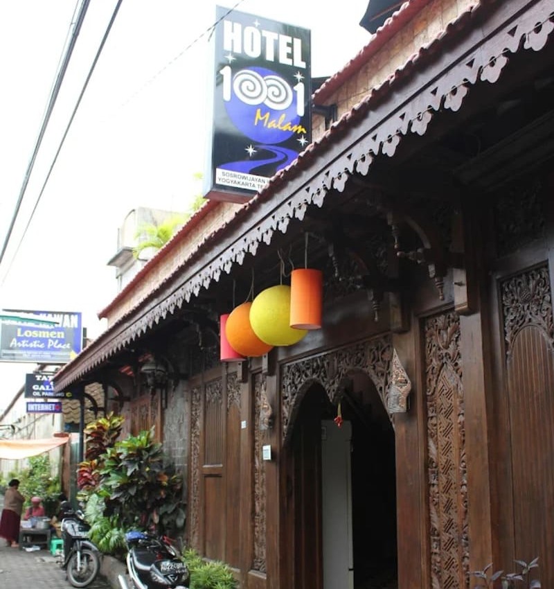 Hotel 1001 Malam Yogyakarta punya karakter yang kuat.