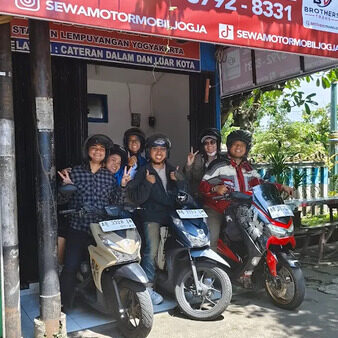 Sewa motor Jogja murah 24 jam dari Brother Trans.
